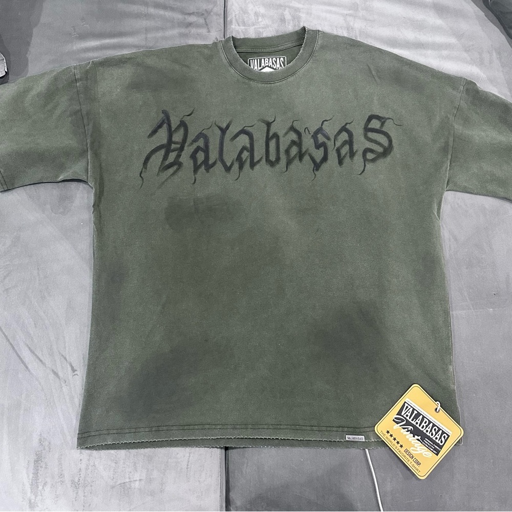 VALABASAS MENS VINTAGE TEE, BRAND NEW
